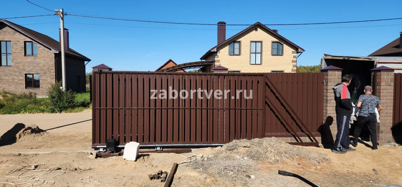 Ворота в Твери автоматические (DOORHAN, штакетиник в шахматном порядке )